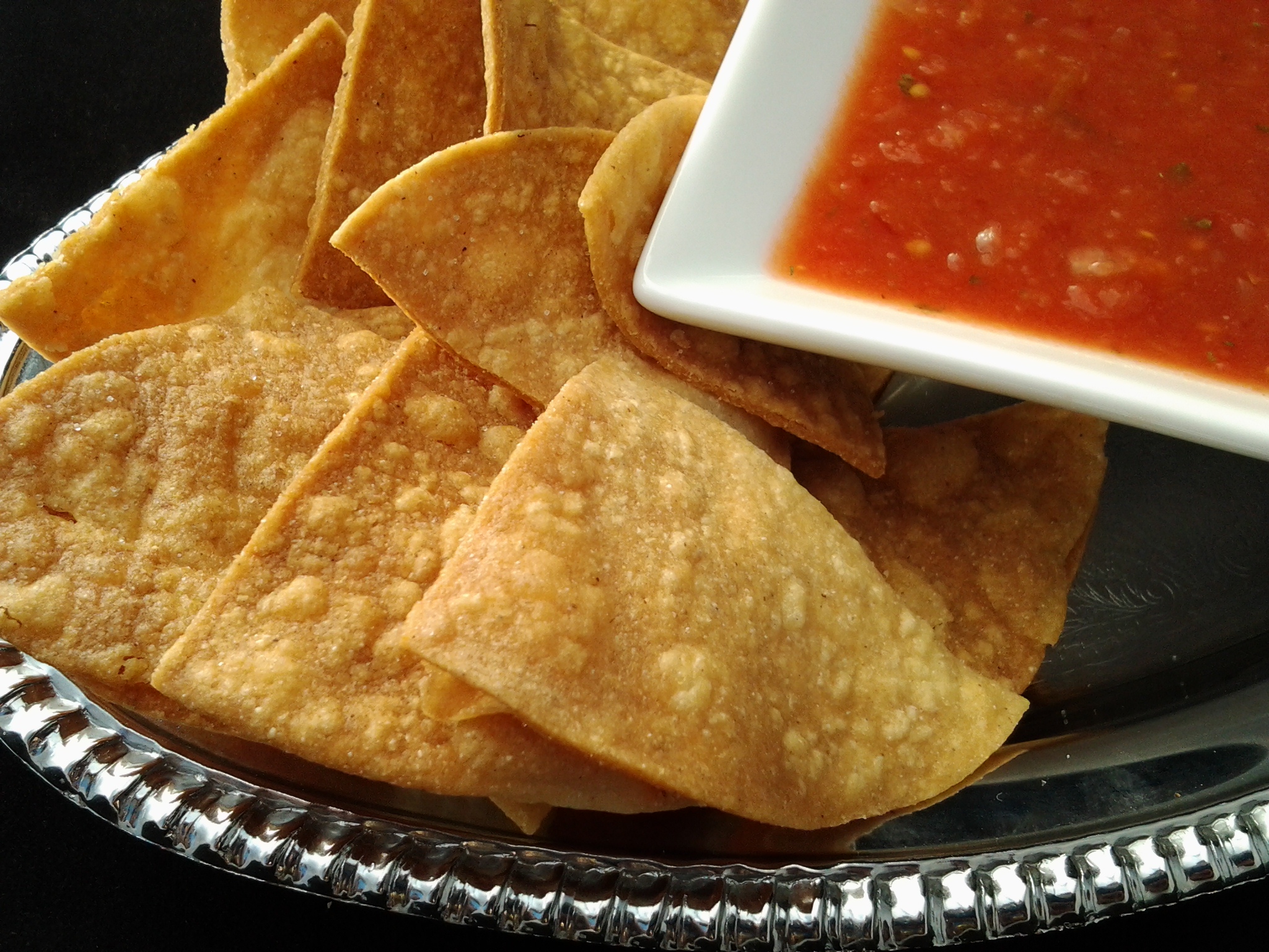 chips and salsa (chips)