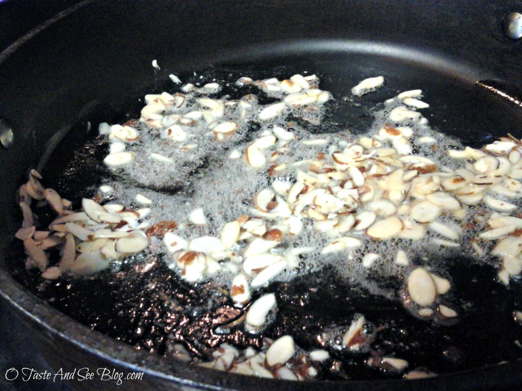 rosemary chicken cooking almonds