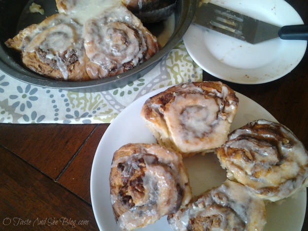 maple pecan cinnamon roll 5