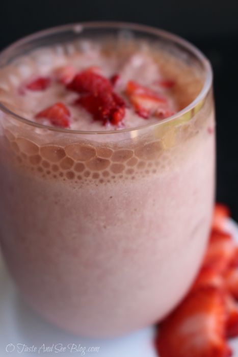  Chocolate Covered Strawberry Protein Shake #PowerInProtein #Ad 