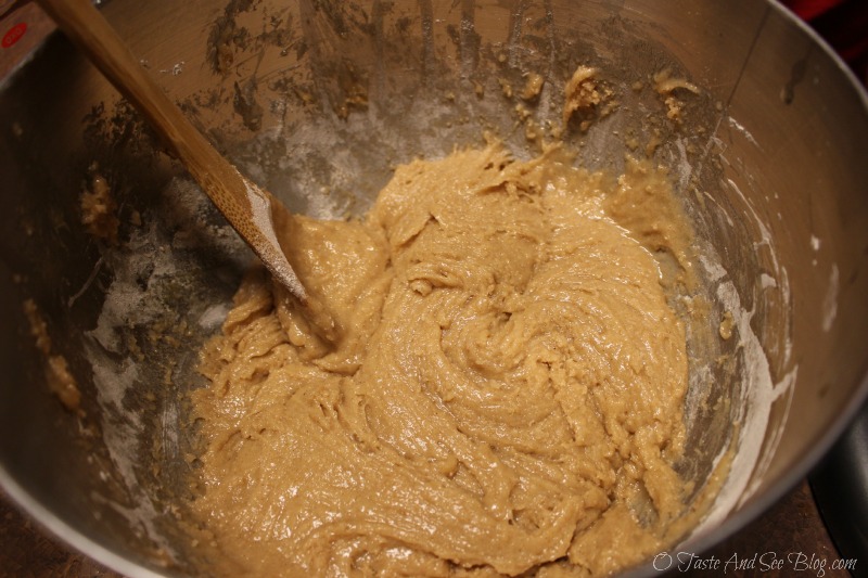 Caramel Apple Bundt Cake 