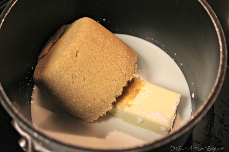 Caramel Apple Bundt Cake 