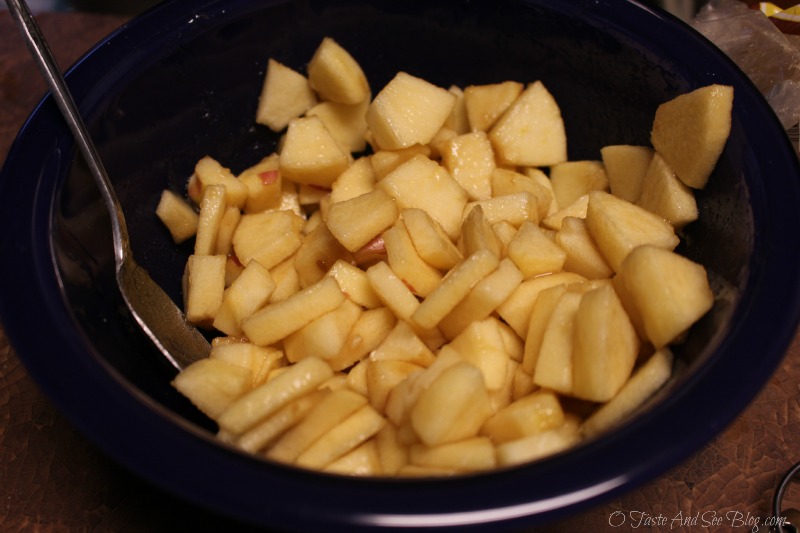 Caramel Apple Bundt Cake 