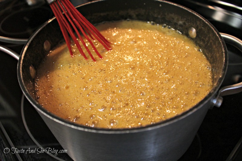 Homemade Caramel Popcorn 