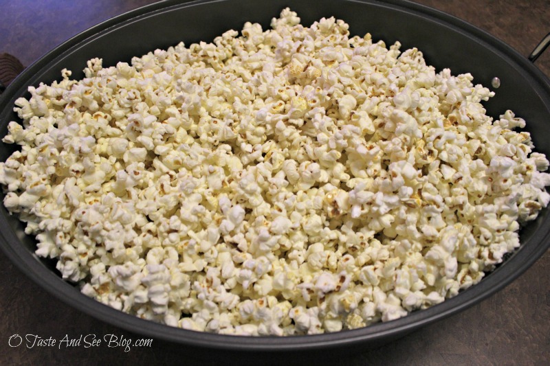 Homemade Caramel Popcorn 