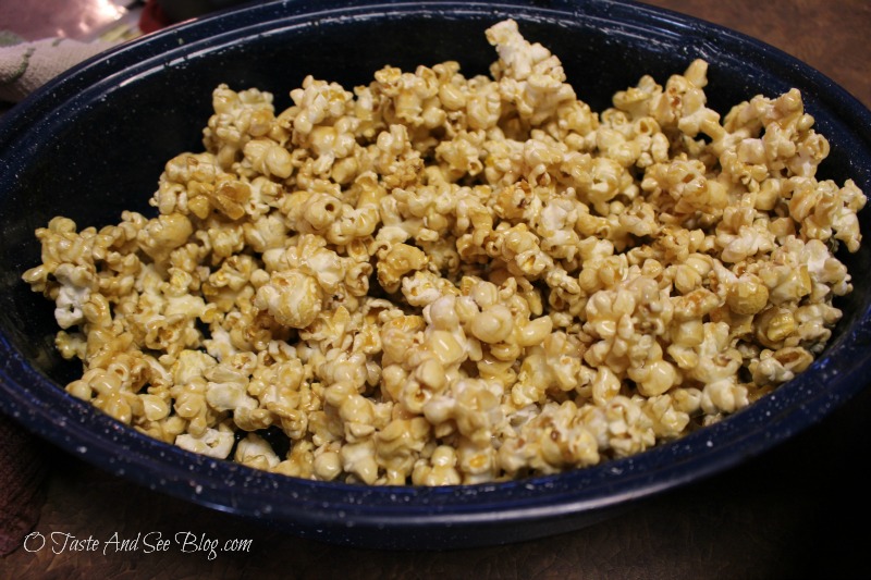 Homemade Caramel Popcorn 