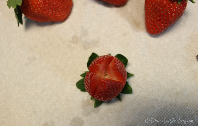 Cheesecake Stuffed Strawberries 