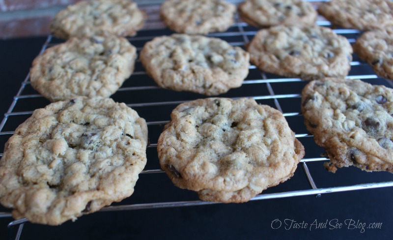 Oatmeal Chocolate Chip Cookies 