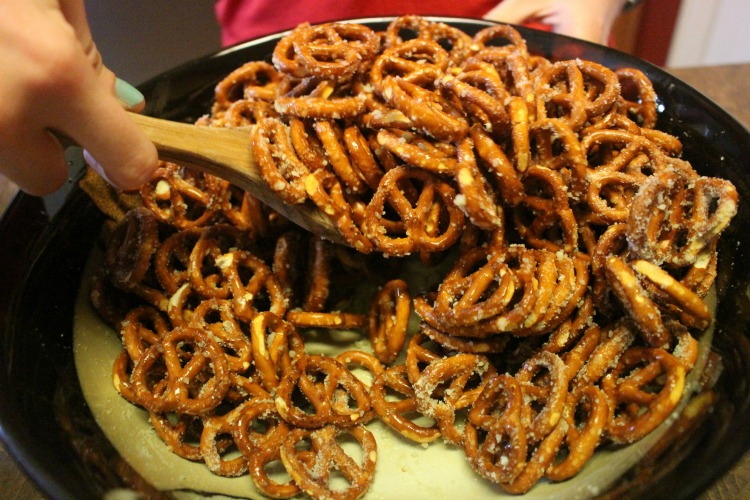 garlic-parmesan-pretzels