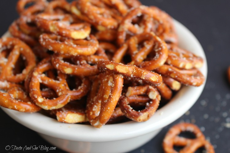 garlic-parmesan-pretzels