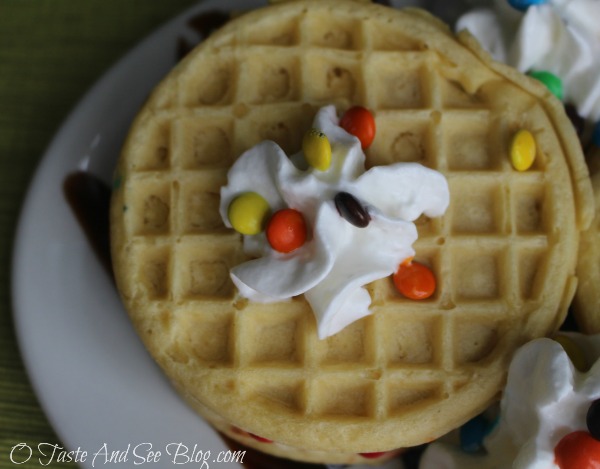 Waffle Ice Cream Sandwiches #ad #EggoWaffleBar